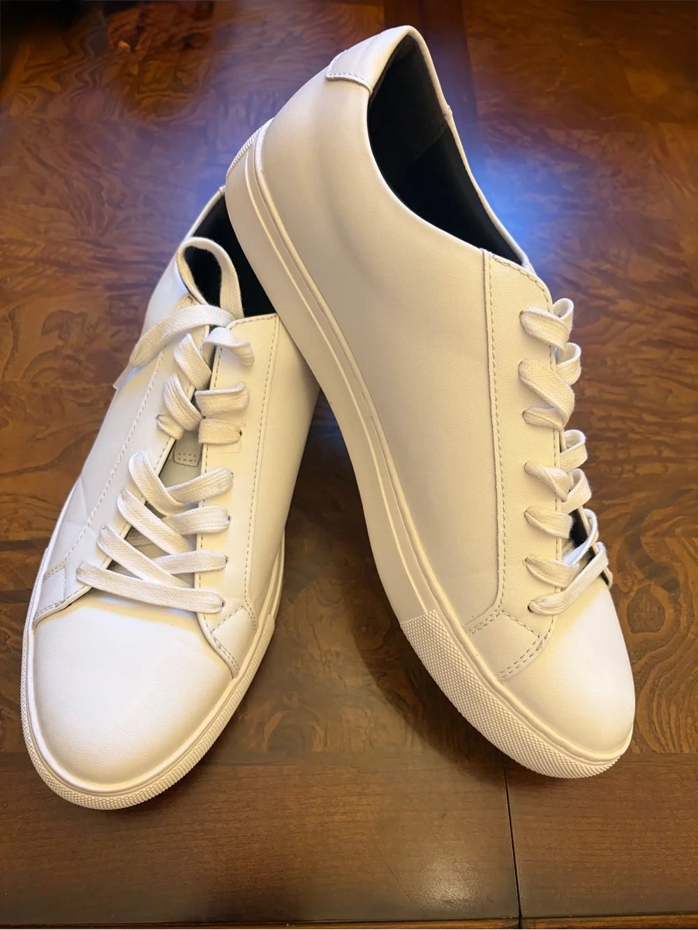 Men's Classic White Low-Top Sneakers - Minimal Leather Look